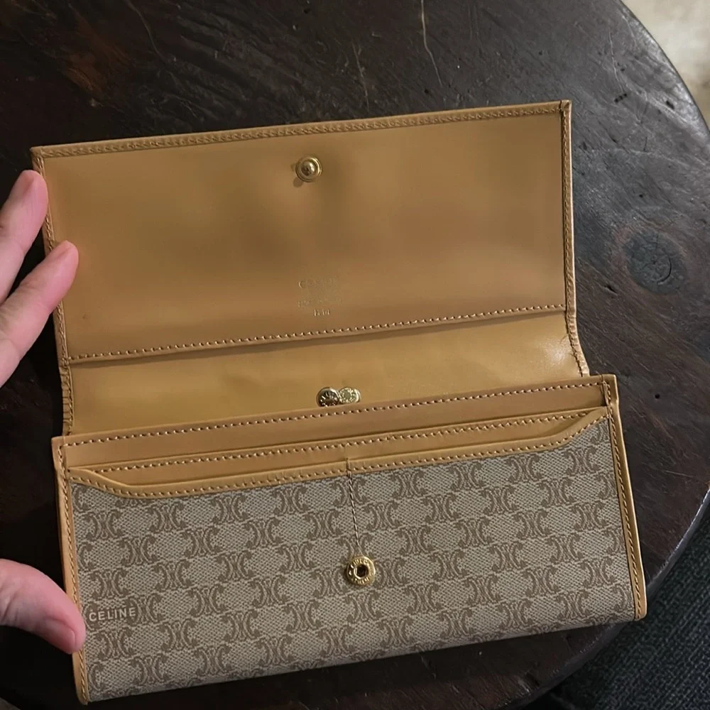 Authentic CELINE Kisslock vintage wallet Macadam Beige
